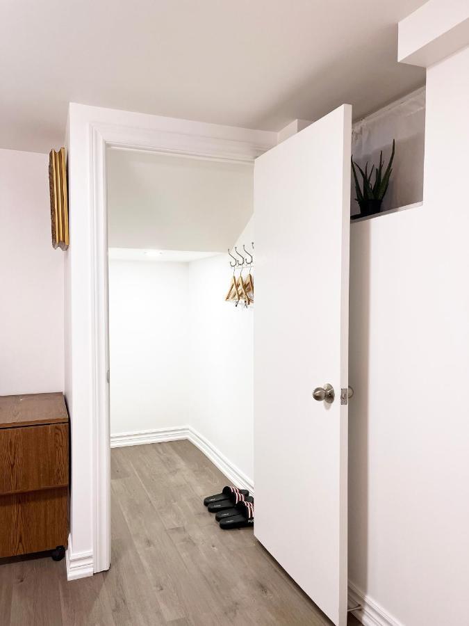 Simple & Tidy Private Rooms Торонто Екстериор снимка