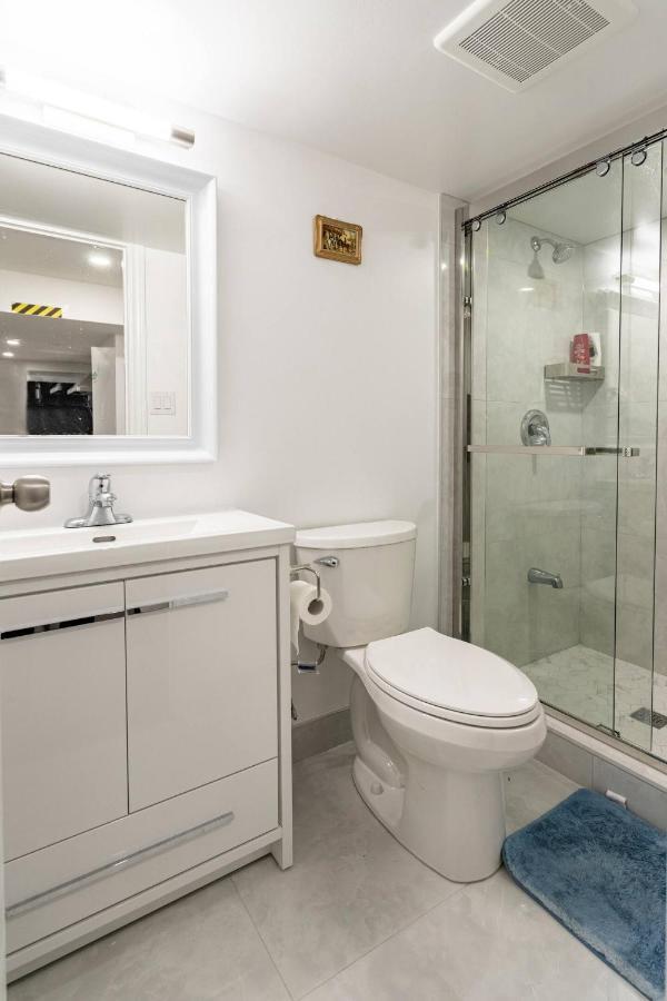 Simple & Tidy Private Rooms Торонто Екстериор снимка