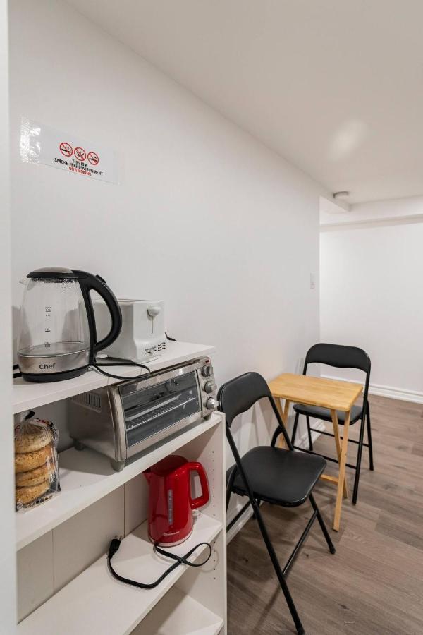 Simple & Tidy Private Rooms Торонто Екстериор снимка