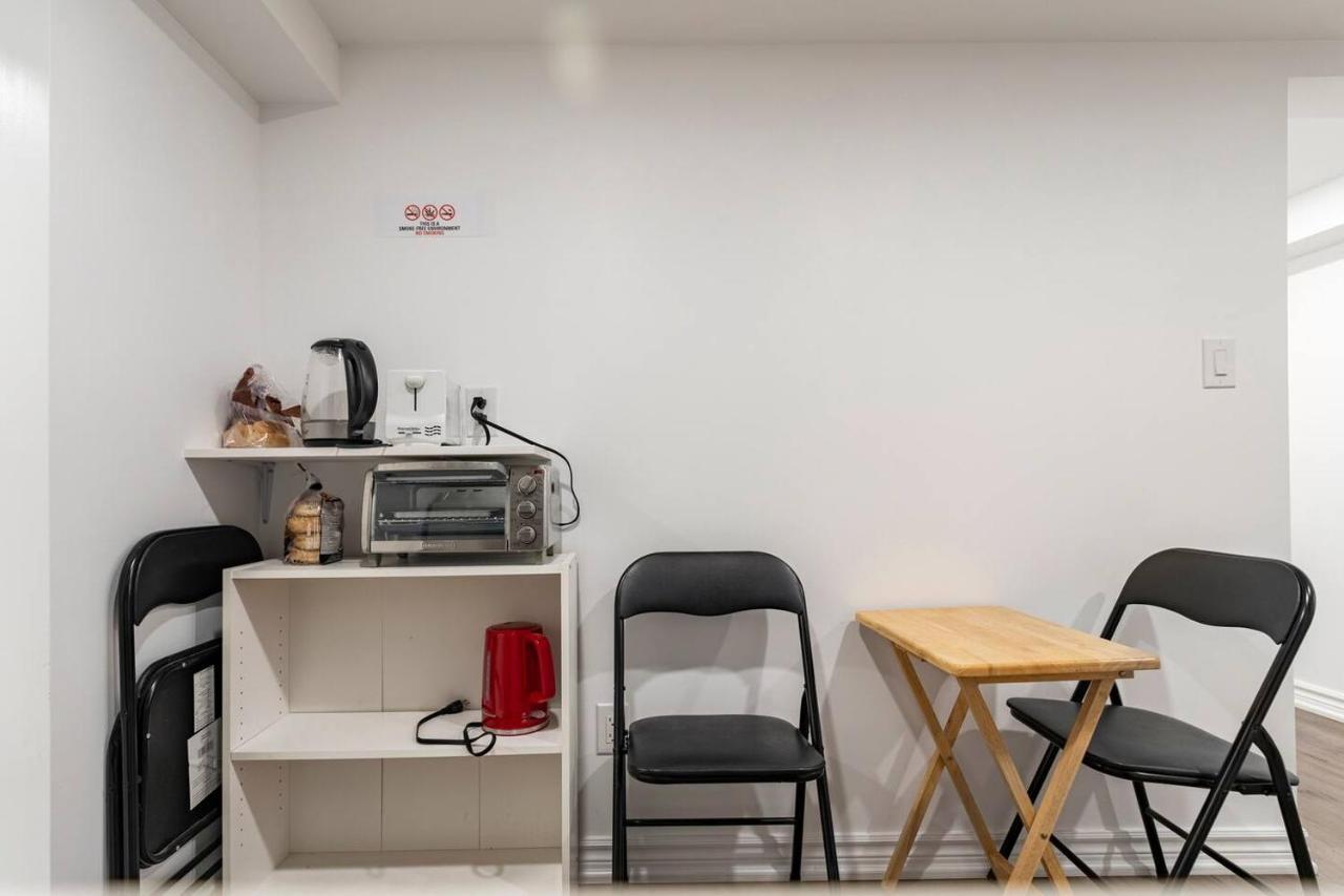Simple & Tidy Private Rooms Торонто Екстериор снимка