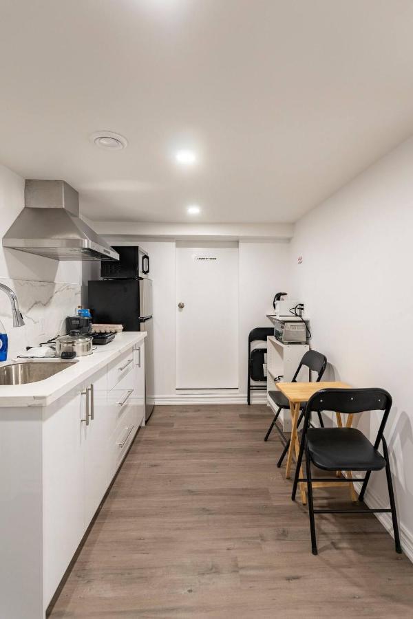 Simple & Tidy Private Rooms Торонто Екстериор снимка